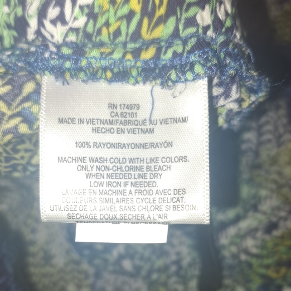 Multicolor Patterned Shorts - Picture 6 of 8